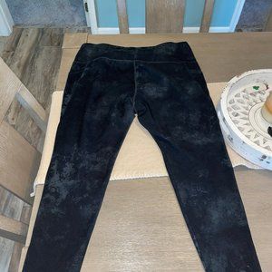 Danskin 7/8 Ankle Leggings with Side Pockets
